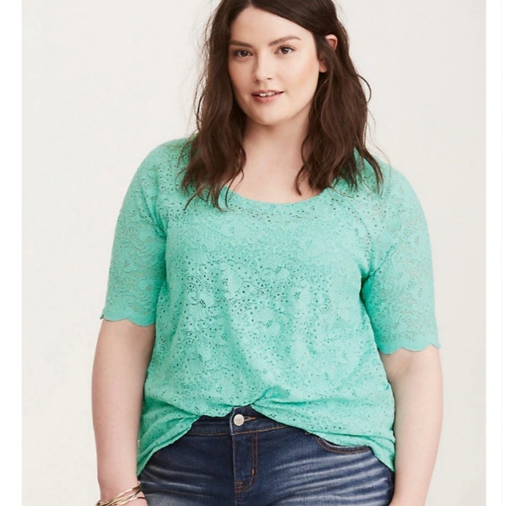 Stretch Lace Raglan Tee 👕💟